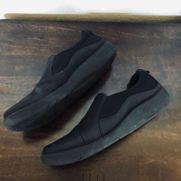 Clarks Cloudsteppers Black Lightweight Slip On Shoes 8 - Picture 5 of 7